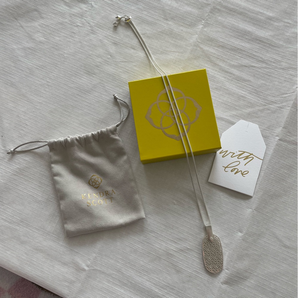 Kendra Scott Silver Pendant Necklace